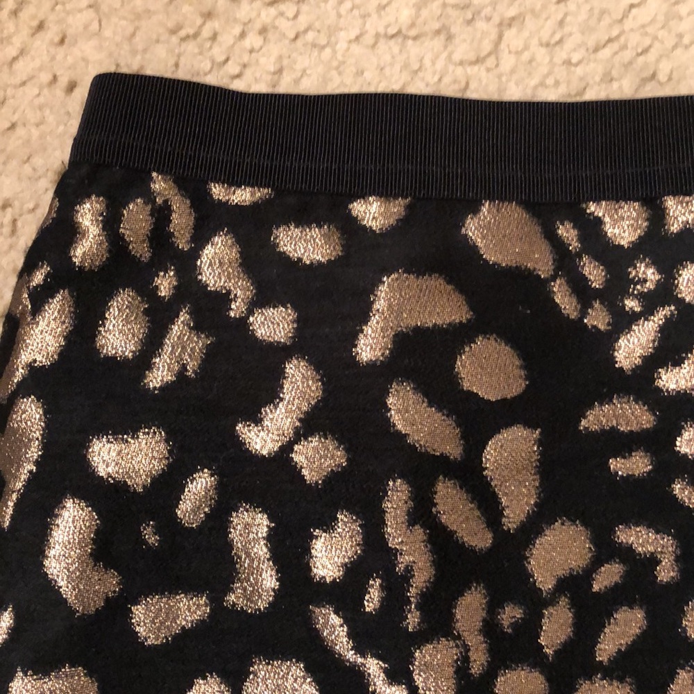 Black & Gold cocktail Skirt by Talbots. Size 8 - Picture 3 of 5